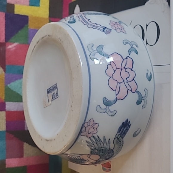 CHINOISERIE LOTUS FLOWER AND CRANE MOTIF CACHE POT - Picture 8 of 9